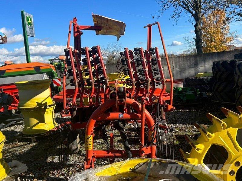Kuhn GA4521 Windrowers