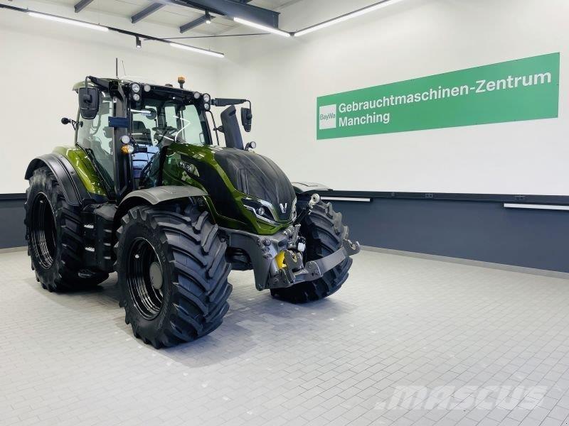 Valtra T215D Tractors