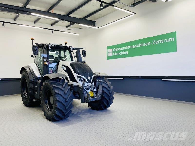 Valtra T215D Tractors