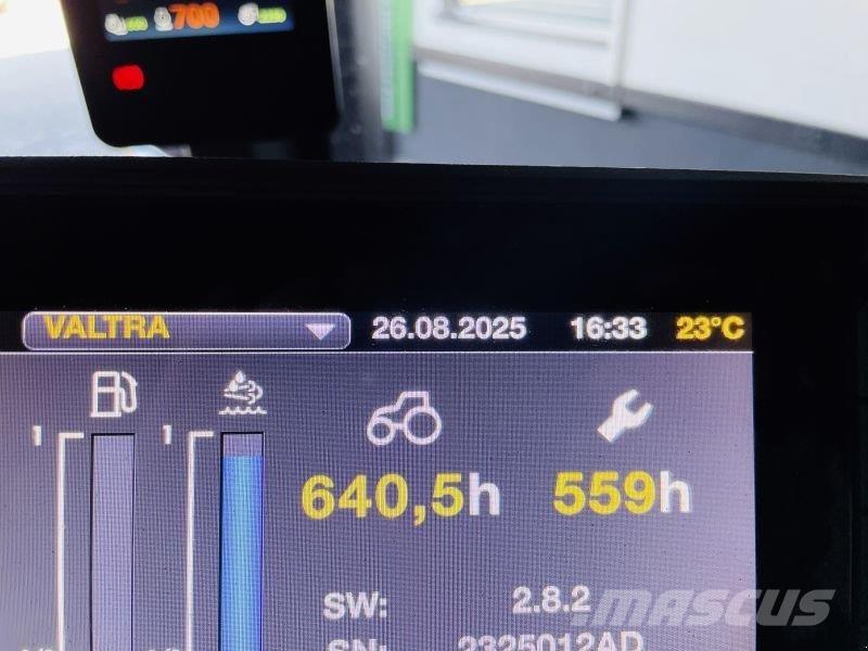 Valtra T215D Tractors