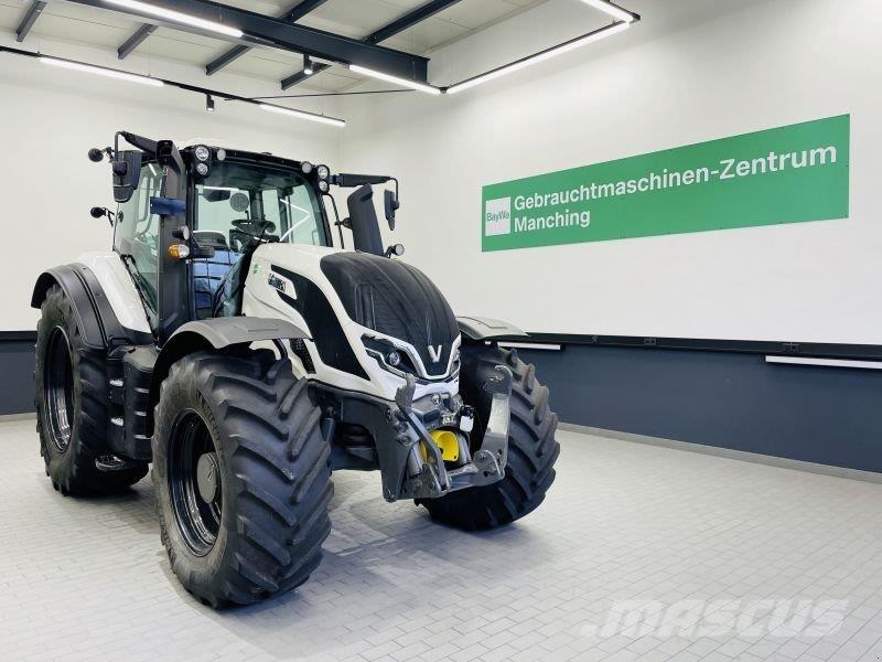 Valtra T235D Tractors
