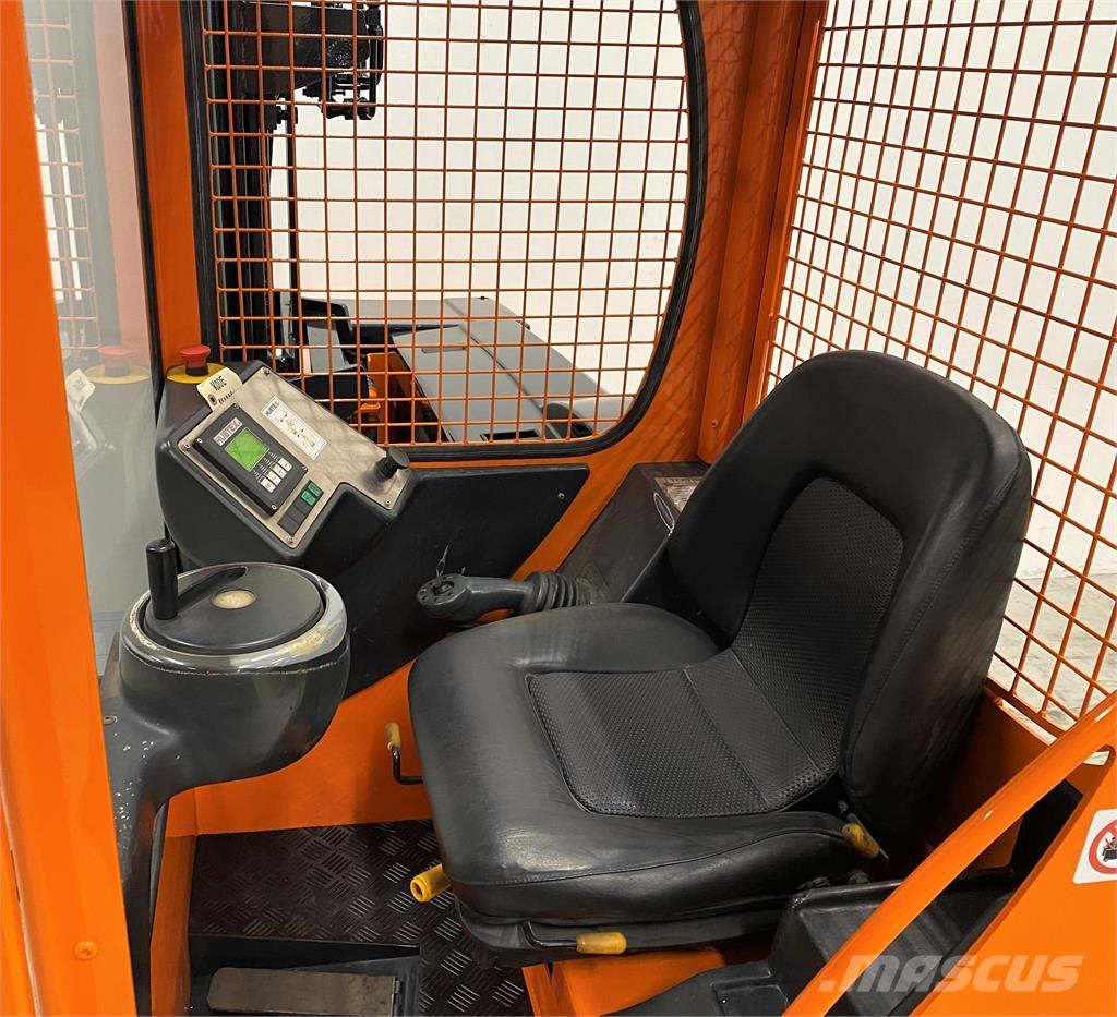Hubtex MQ 30 AC 4-way reach truck