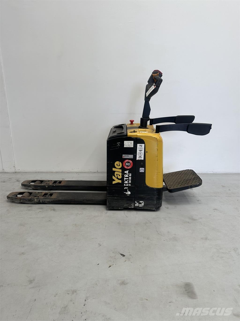 Yale MP20XUX Low lifter with platform