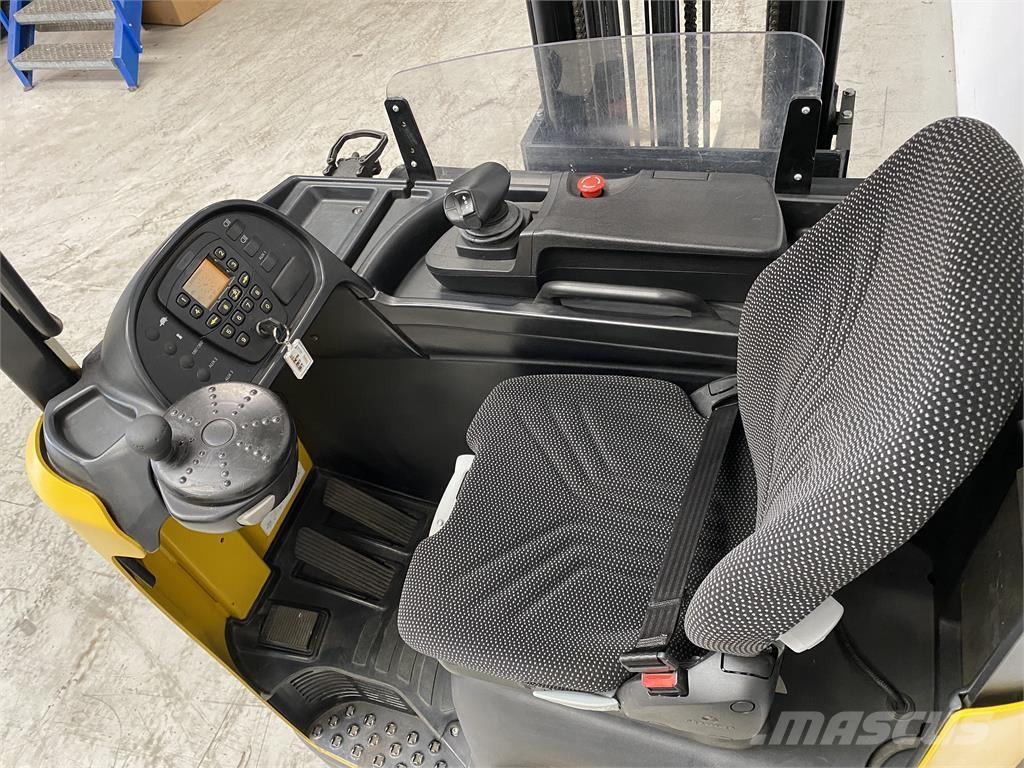 Yale MR16 Reach truck