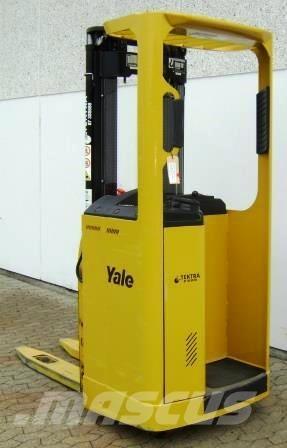 Yale SMS12S Self propelled stackers