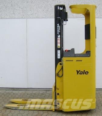 Yale SMS12S Self propelled stackers