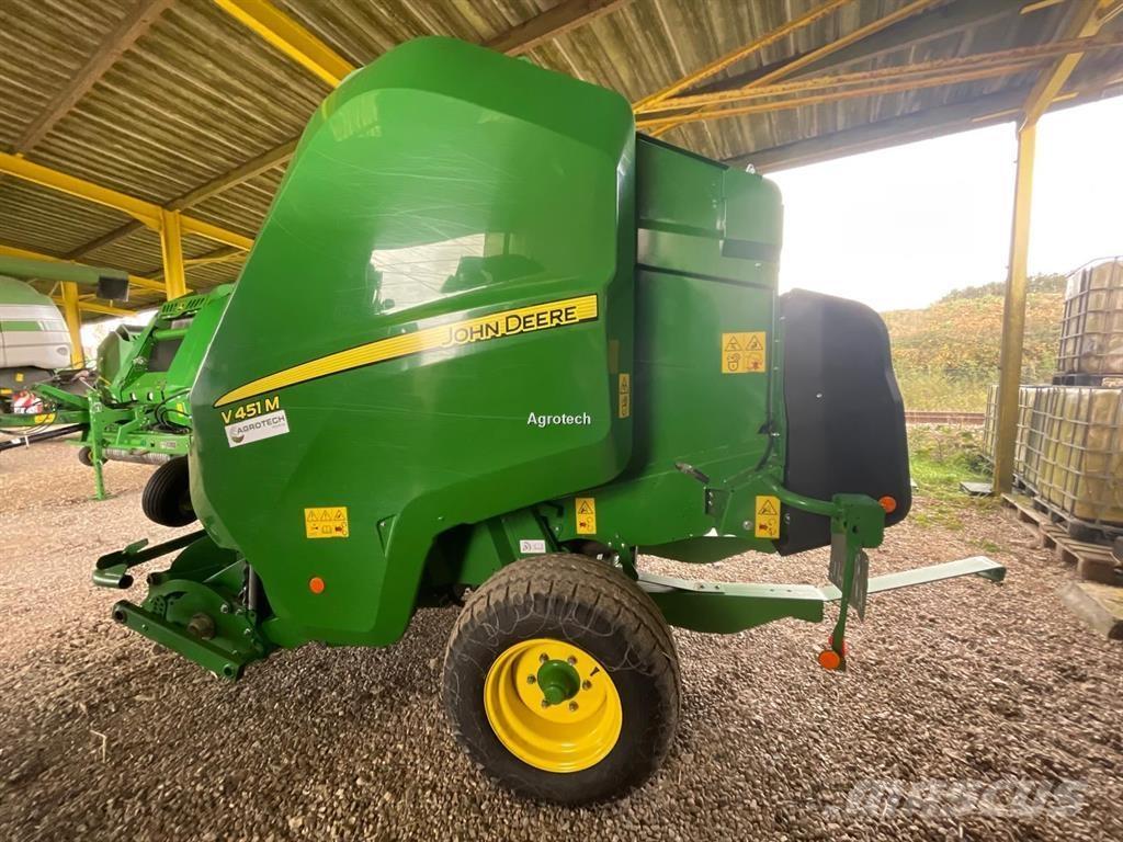 John Deere V451M Round balers