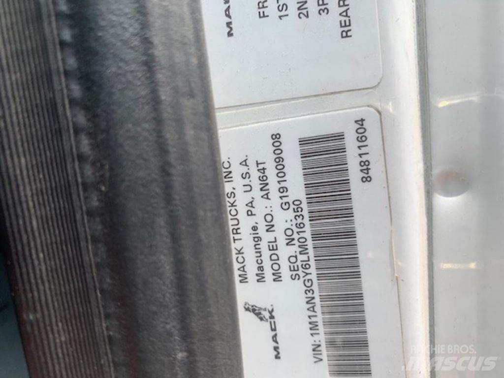 Mack CXU613 Truck Tractor Units