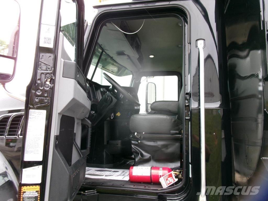 Mack GR64F Tipper trucks
