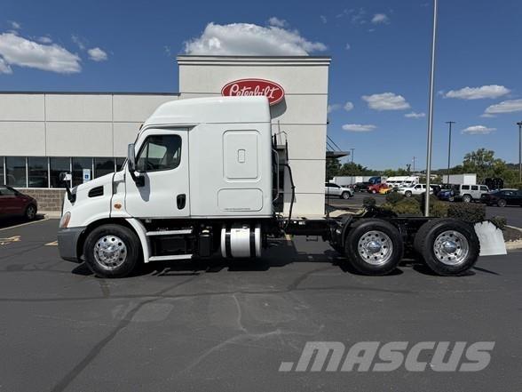 Freightliner CASCADIA 116 Truck Tractor Units