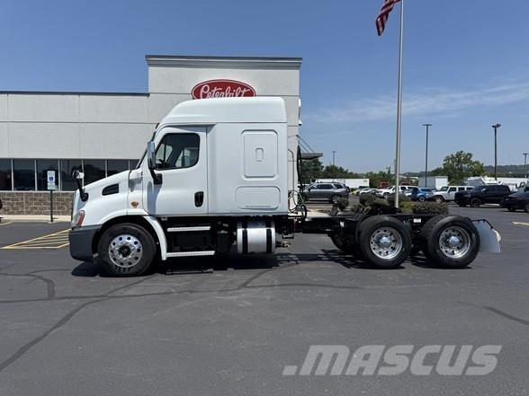 Freightliner CASCADIA 116 Truck Tractor Units