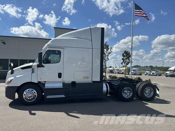Freightliner CASCADIA 116 Truck Tractor Units