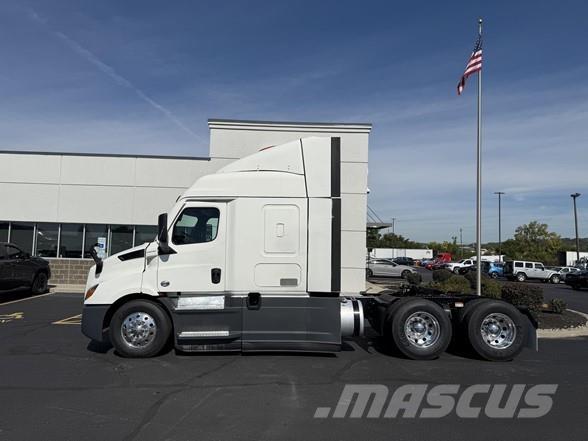 Freightliner CASCADIA 116 Truck Tractor Units