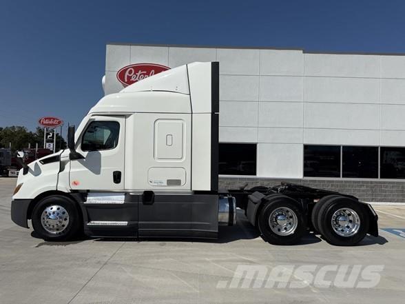 Freightliner CASCADIA 116 Truck Tractor Units