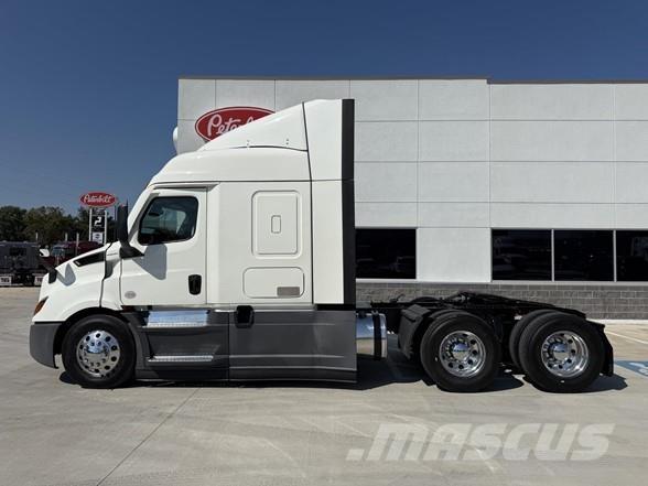 Freightliner CASCADIA 116 Truck Tractor Units