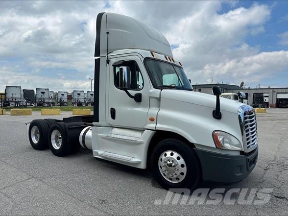 Freightliner CASCADIA 125 Truck Tractor Units