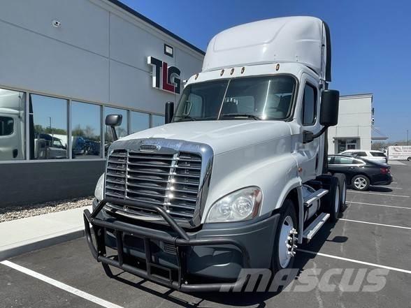 Freightliner CASCADIA 126 Truck Tractor Units