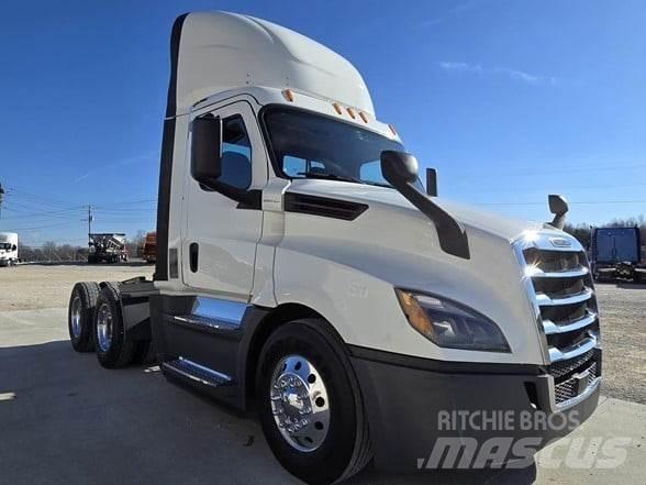 Freightliner CASCADIA 126 Truck Tractor Units
