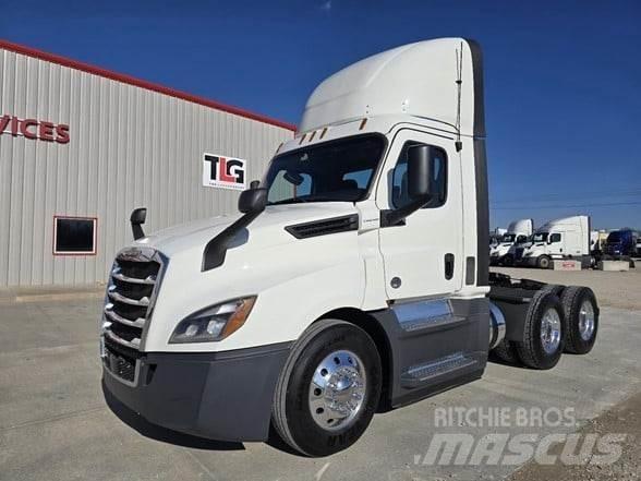 Freightliner CASCADIA 126 Truck Tractor Units