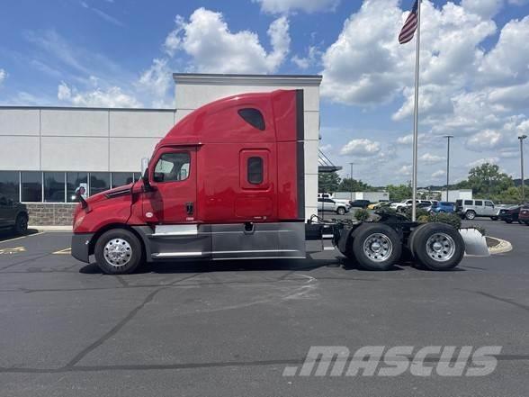 Freightliner CASCADIA 126 Truck Tractor Units