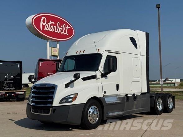 Freightliner CASCADIA 126 Truck Tractor Units