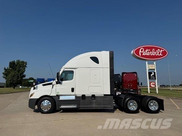 Freightliner CASCADIA 126 Truck Tractor Units