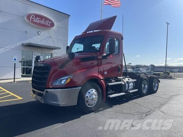 Freightliner CASCADIA 126 Truck Tractor Units