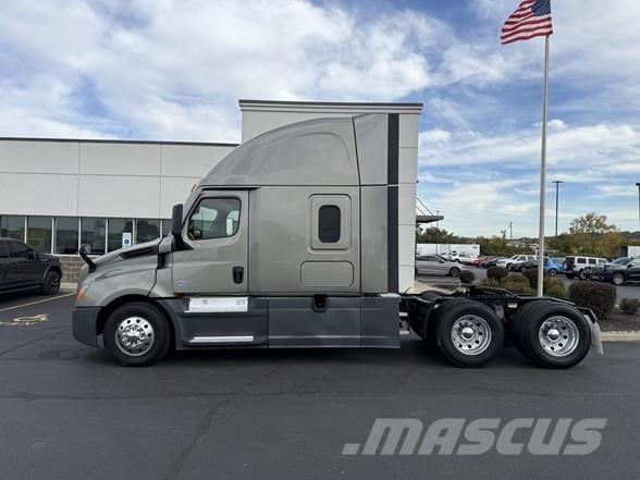 Freightliner CASCADIA 126 Truck Tractor Units