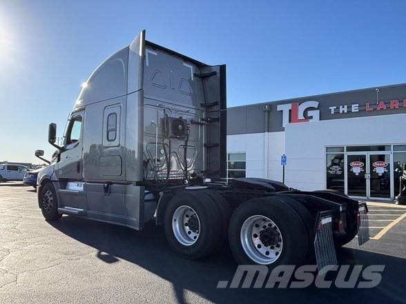 Freightliner CASCADIA 126 Truck Tractor Units
