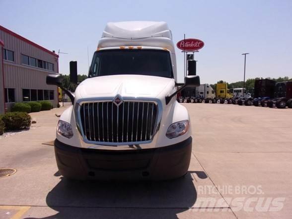 International LT Truck Tractor Units