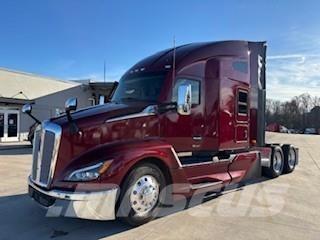 Kenworth T680 Truck Tractor Units