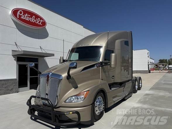 Kenworth T680 Truck Tractor Units