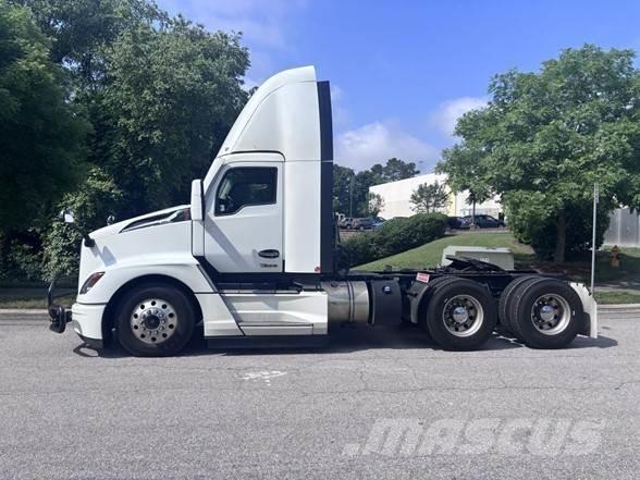 Kenworth T680 Truck Tractor Units