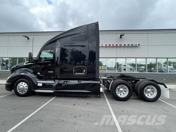 Kenworth T680 Truck Tractor Units