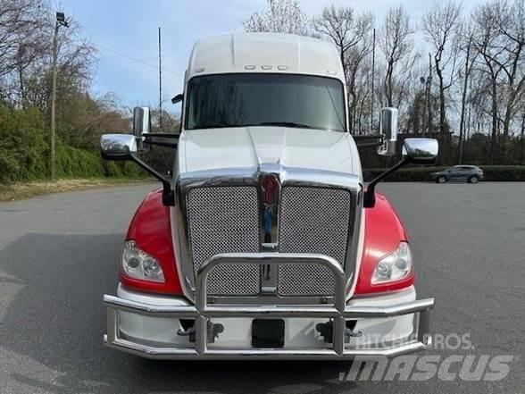 Kenworth T680 Truck Tractor Units
