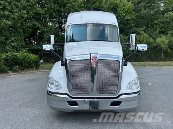 Kenworth T680 Truck Tractor Units