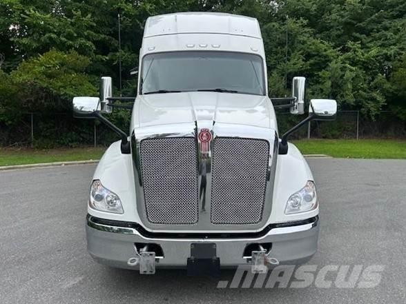 Kenworth T680 Truck Tractor Units