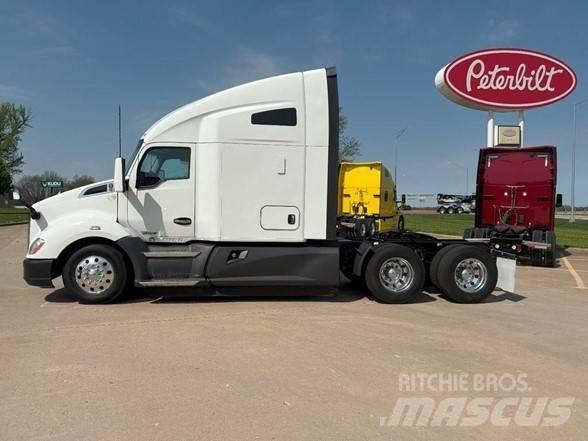 Kenworth T680 Truck Tractor Units