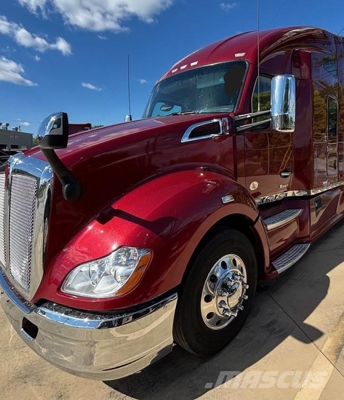 Kenworth T680 Truck Tractor Units