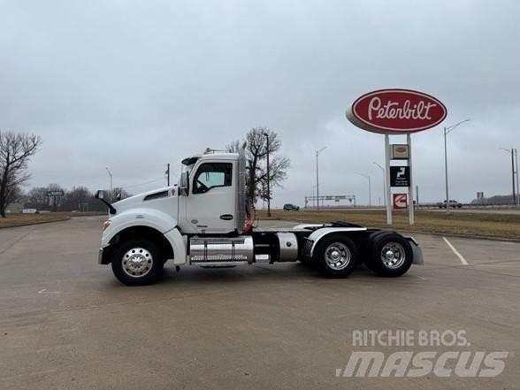 Kenworth T880 Truck Tractor Units