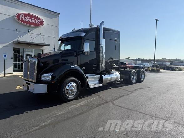 Kenworth T880 Truck Tractor Units
