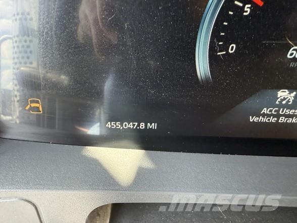 Kenworth T880 Truck Tractor Units