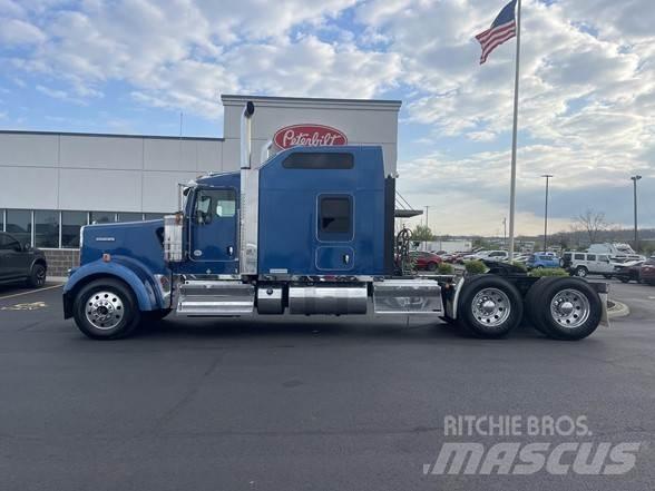 Kenworth W900 Truck Tractor Units