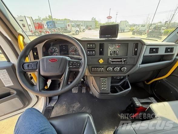 Peterbilt 537 Waste trucks