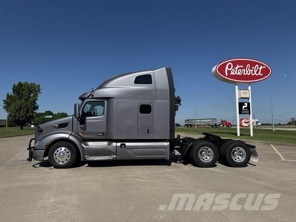 Peterbilt 579 Truck Tractor Units