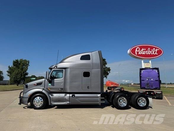 Peterbilt 579 Truck Tractor Units