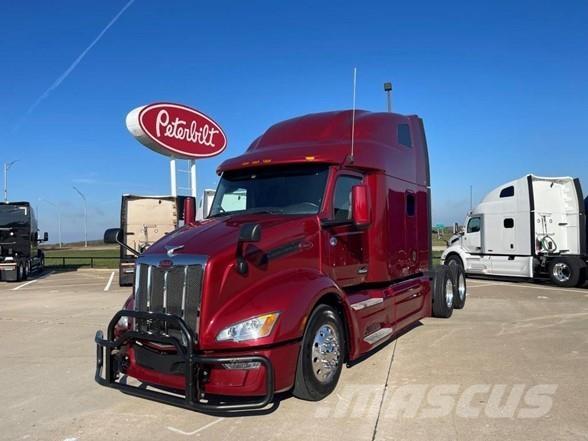 Peterbilt 579 Truck Tractor Units