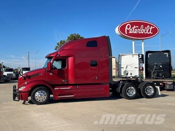 Peterbilt 579 Truck Tractor Units