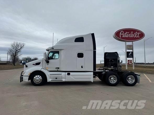 Peterbilt 579 Truck Tractor Units