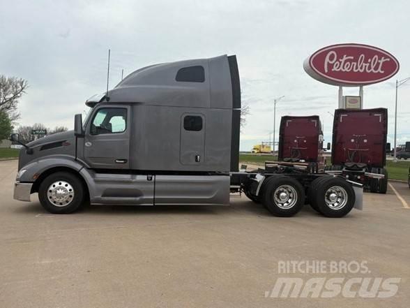 Peterbilt 579 Truck Tractor Units
